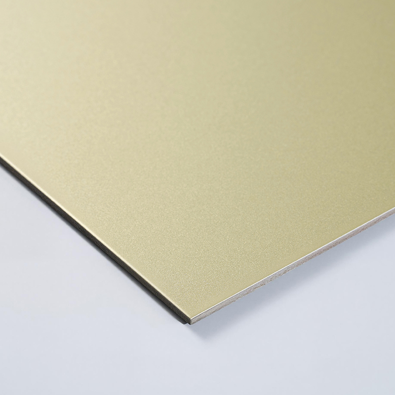 Panel compuesto de aluminio y poliéster resistente a la intemperie